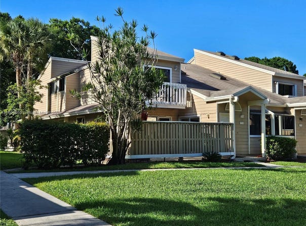 7178 Sportsmans Dr, North Lauderdale, FL 33068