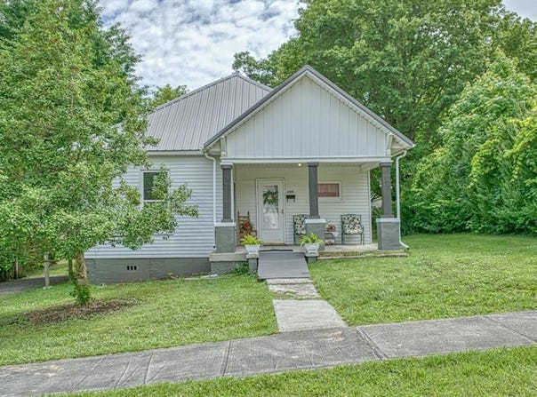 206 W Commercial Ave, MONTEREY, TN 38574