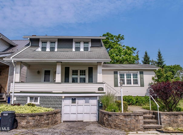 122 E 25th Avenue, Altoona, PA 16601
