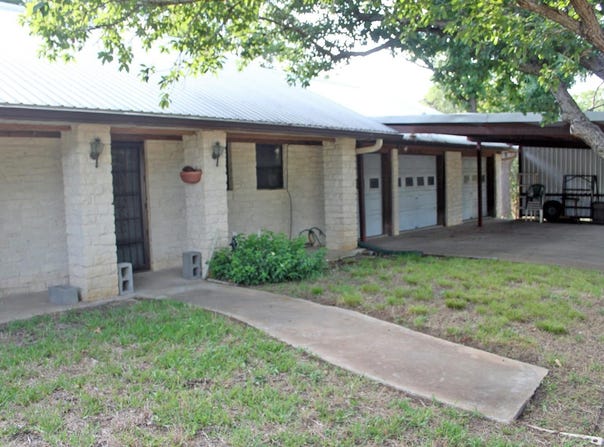 1141 Fm 3158, Dale, TX 78616