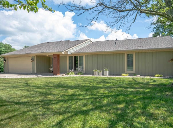 8116 N Santa Barbara Drive, Muncie, IN 47303