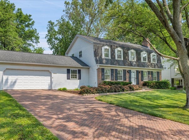 26w266 Tomahawk Drive, Wheaton, IL 60189