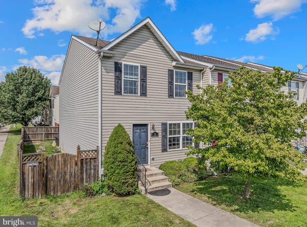 36 SANFORD DRIVE, BUNKER HILL, WV 25413
