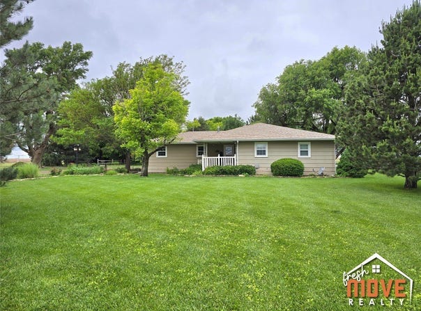 26605 5 Road, Montezuma, KS 67867