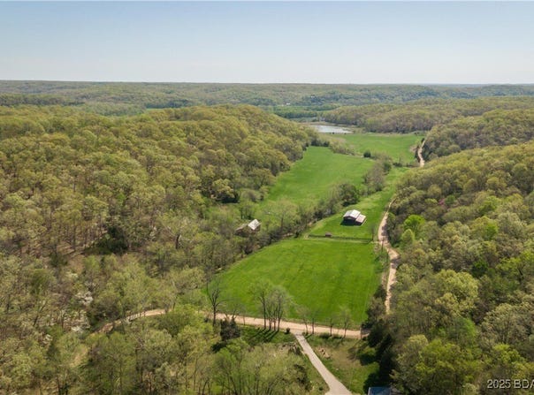 720 Oak Bend Road, Kaiser, MO 65047