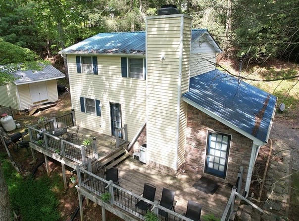 212 Creekside Drive, Dugspur, VA 24325