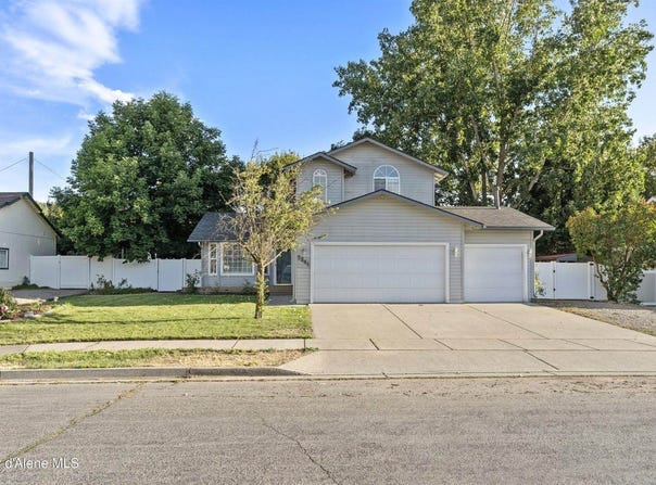 3841 West River Falls Dr, Post Falls, ID 83854