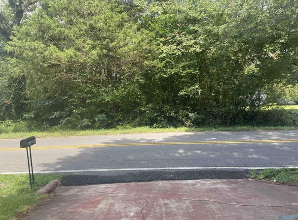 **na** Padenreich Avenue, Gadsden, AL 35903