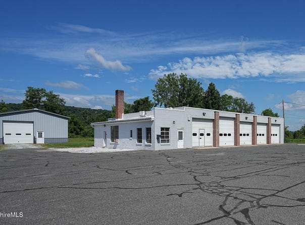 1955 North Main St, Sheffield, MA 01257
