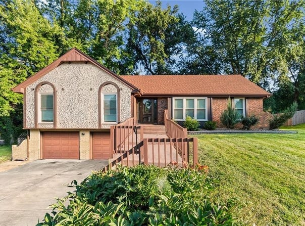 403 Kingsley Avenue, Liberty, MO 64068
