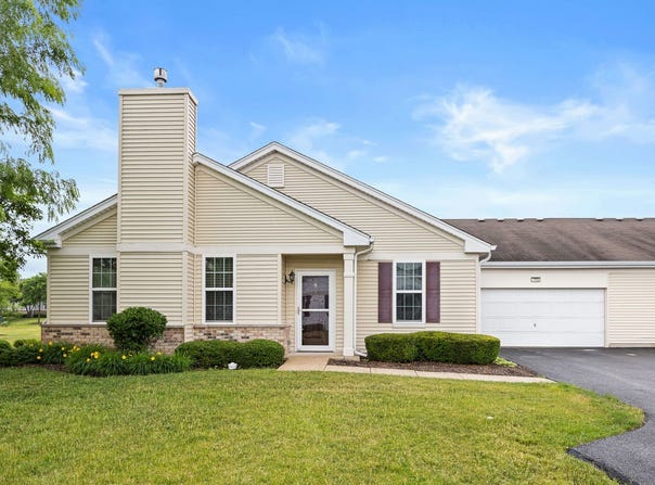 1753 Hannah Lane, Pingree Grove, IL 60140