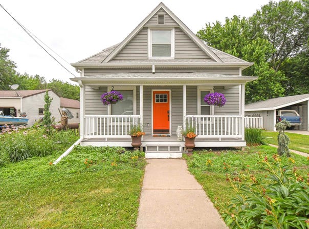 506 E Willow St, Harrisburg, SD 57032-2019