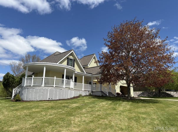 1128 E Street, Iron Mountain, MI 49801