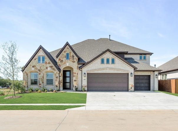 1003 Stonehaven Drive, Justin, TX 76247