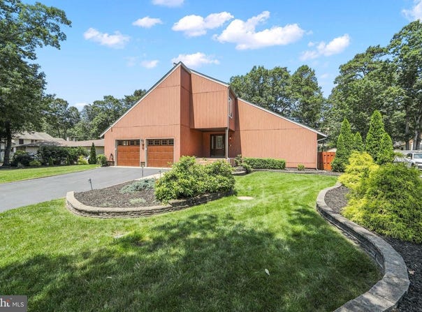 15 WOODHURST DR, VOORHEES, NJ 08043