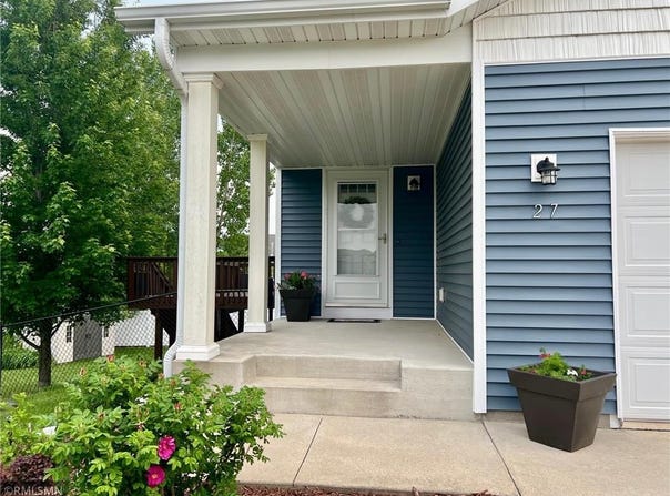 27 Benson Trail, North Mankato, MN 56003