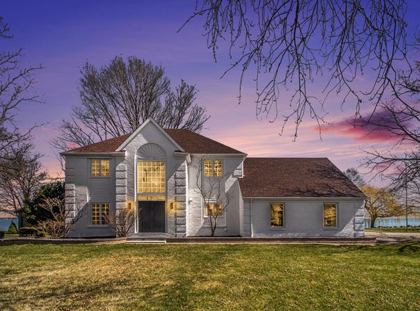 6376 Sterling Drive, Newport, MI 48166
