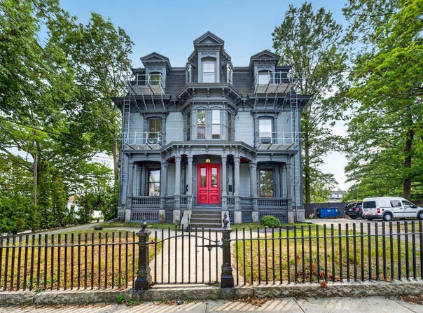 533 Locust St, Fall River, MA 02720