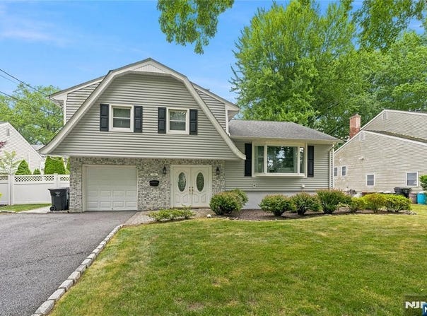 290 McHenry Drive, Paramus, NJ 07652