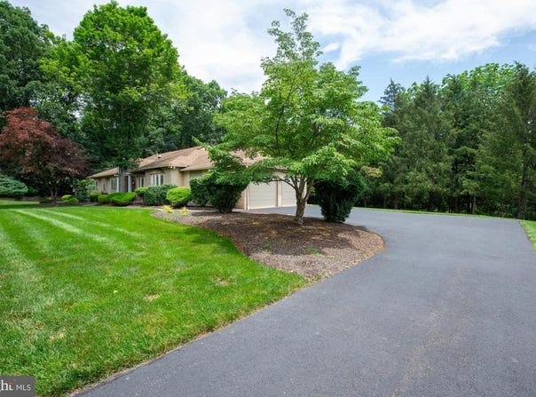 1015 STONEBRIDGE ROAD, AMBLER, PA 19002