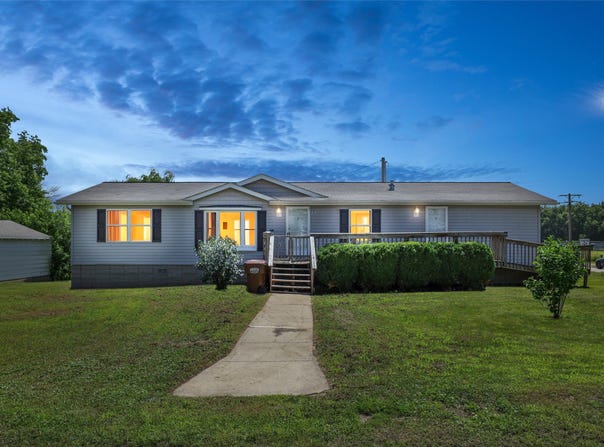 101 Metcalf Street, Maxwell, IA 50161