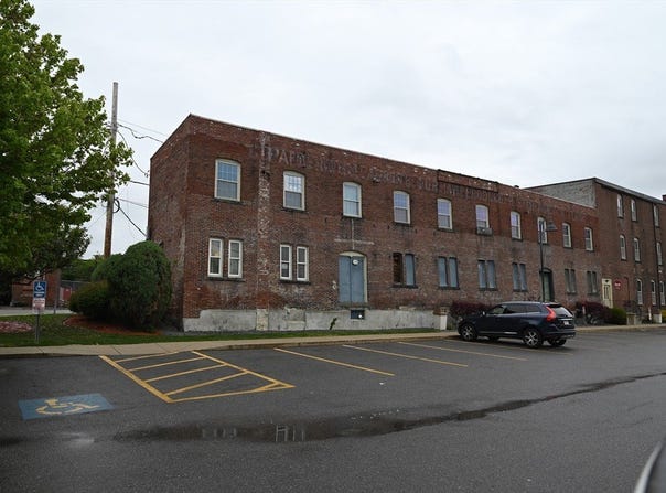 590 Dutton St, Lowell, MA 01854