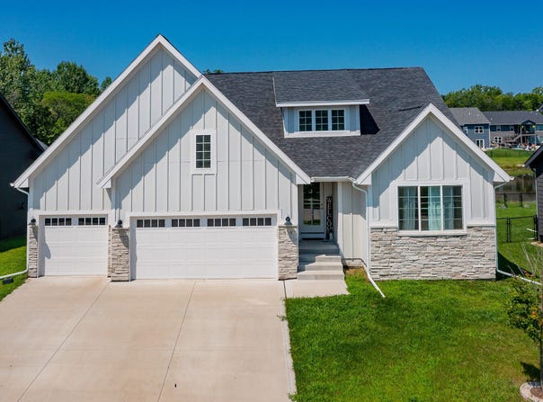 930 Wolf Creek Drive, Polk City, IA 50226