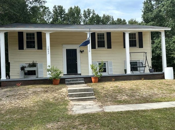 1045 W Sherwood Drive, Sumter, SC 29153
