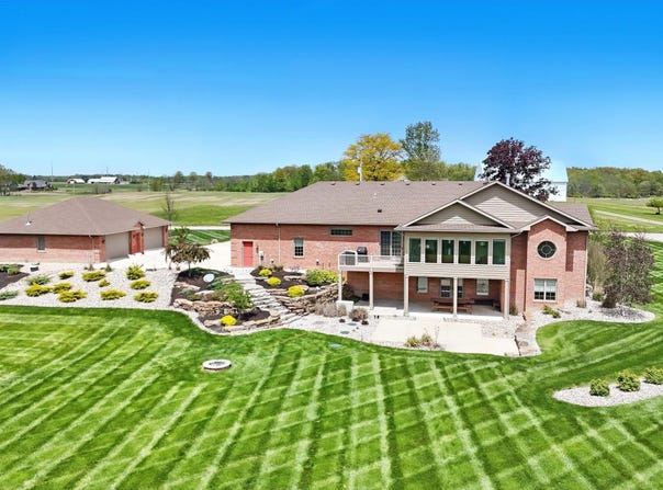 8628 Garman Road, Leo, IN 46765