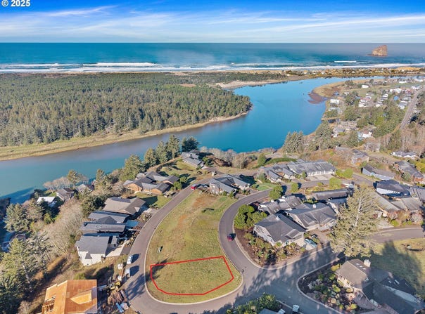 Brooten Mountain DR, Pacific City, OR 97135