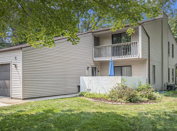 17472 Parkwood Drive, Spring Lake, MI 49456