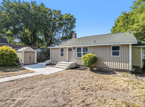 1002 W Forest Avenue, Muskegon, MI 49441