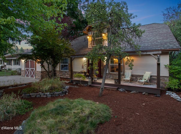 10430 N Strahorn, Hayden, ID 83835