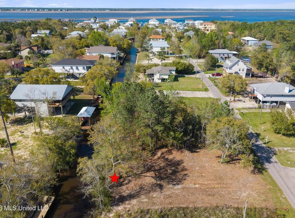 24 Fiber Street, Bay Saint Louis, MS 39520