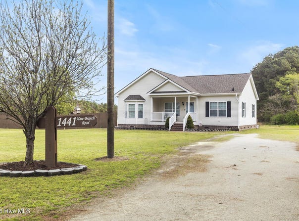 1441 Haw Branch Road, Beulaville, NC 28518