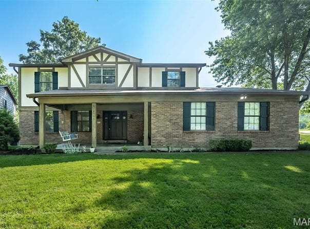 1505 W Field Avenue, Ellisville, MO 63011