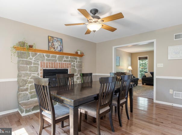 18 STONEWOOD DRIVE, JACOBUS, PA 17407
