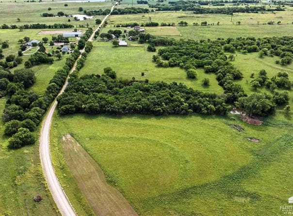 2558 Oat Road, Abilene, KS 67410