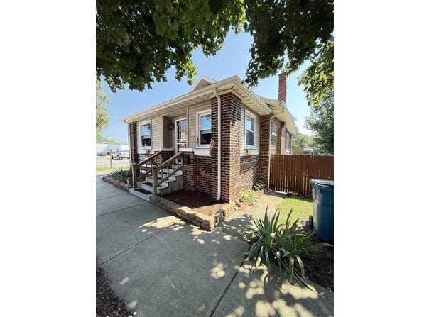16 N Pearl Street, Knox, IN 46534