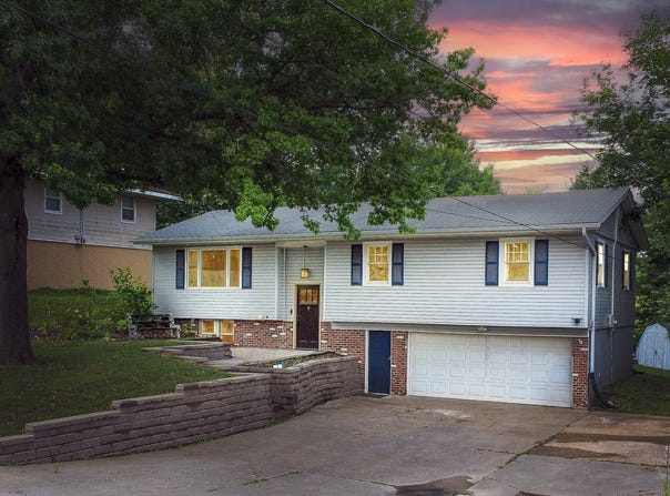 1018 S 5th Street, Knoxville, IA 50138