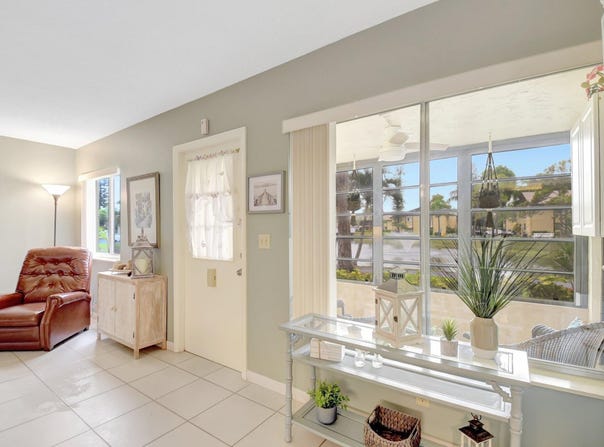 338 Pine Ridge Circle, Greenacres, FL 33463