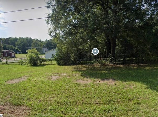 101 W BLUFORD Street, CLINTON, SC 29325