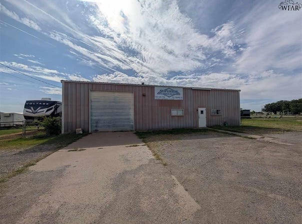 935 CROPPER ROAD, Burkburnett, TX 76354