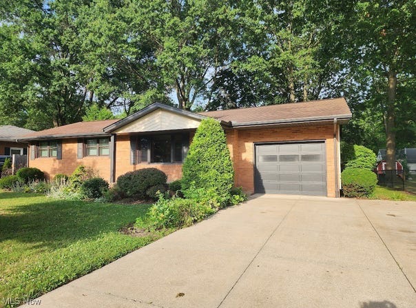 437 Bicksler Drive, Wadsworth, OH 44281