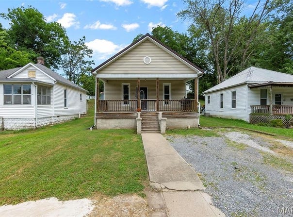 712 3rd E, Scott City, MO 63780