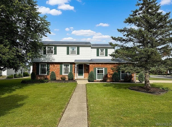 25 Foxpoint W, Buffalo, NY 14221