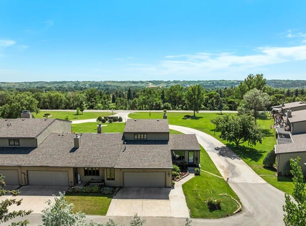 6724 W County Road 15 West, Minot, ND 58701