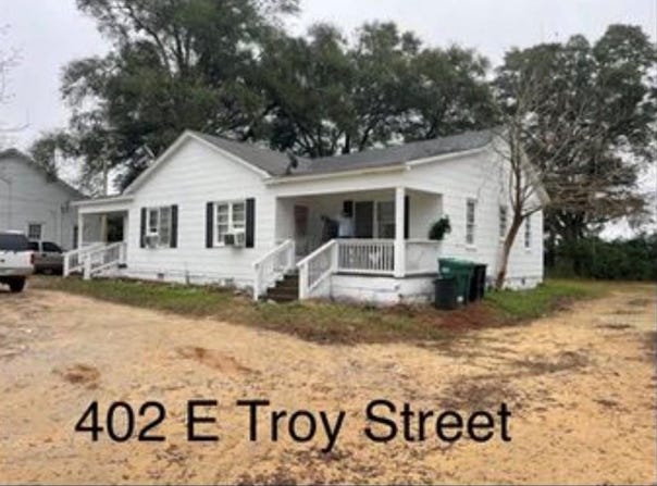 402 E Troy Street, BRUNDIDGE, AL 36010