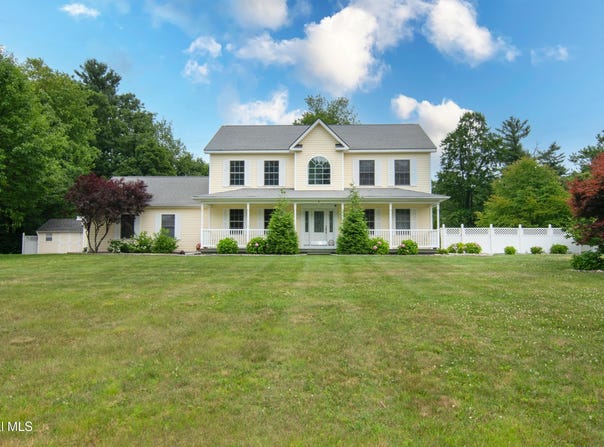 8 Joseph Court, Schaghticoke, NY 12154