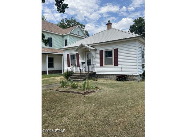 321 W Maple Street, Columbus, KS 66725